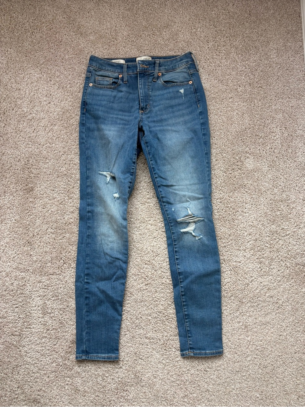 Universal Thread Distressed Blue Skinny Jeans